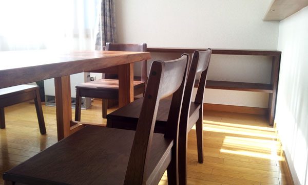 chair02_bwn_02