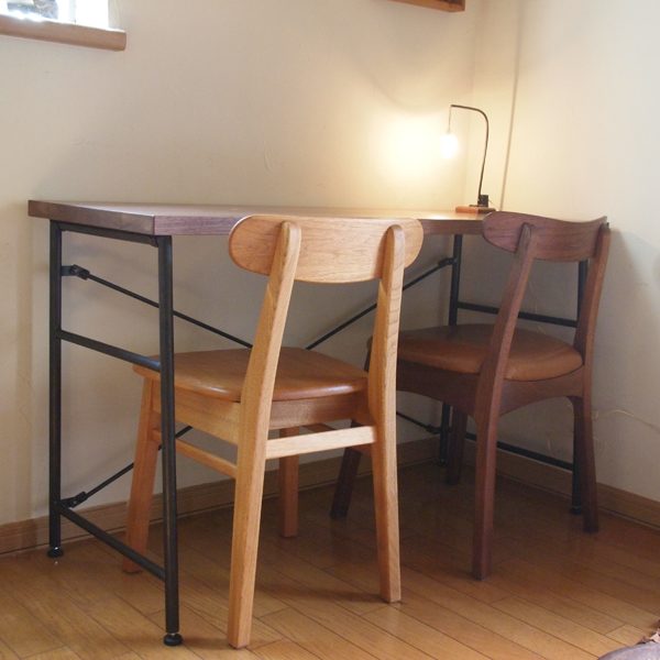 table_bwn_iron_02