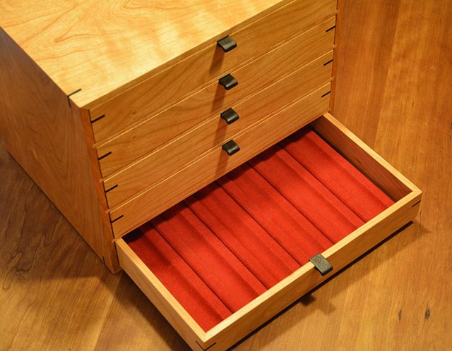 s_chest_cherry_02