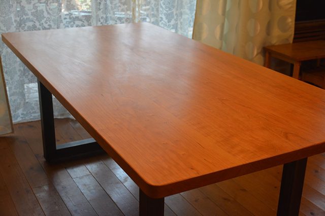 table_cherry_ironlegs06