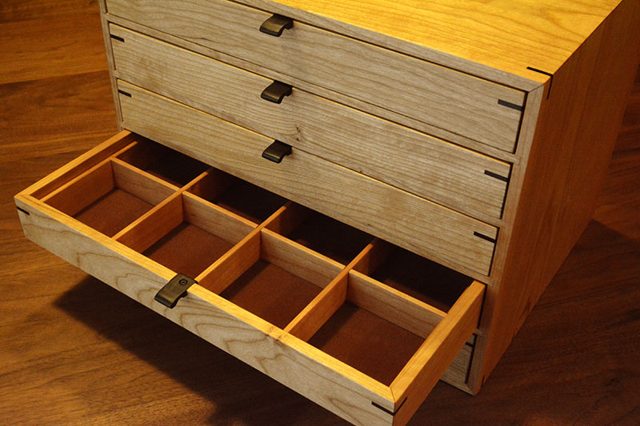 small_chest_cherry_02b