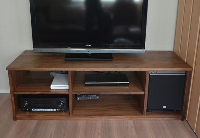 tv_board_bwn_03
