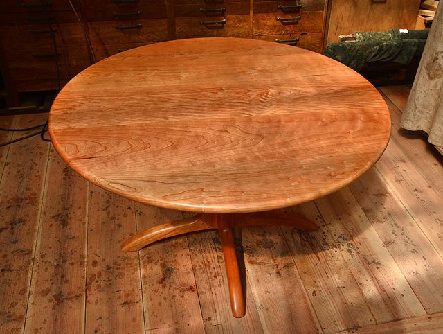 roundtable_cherry02