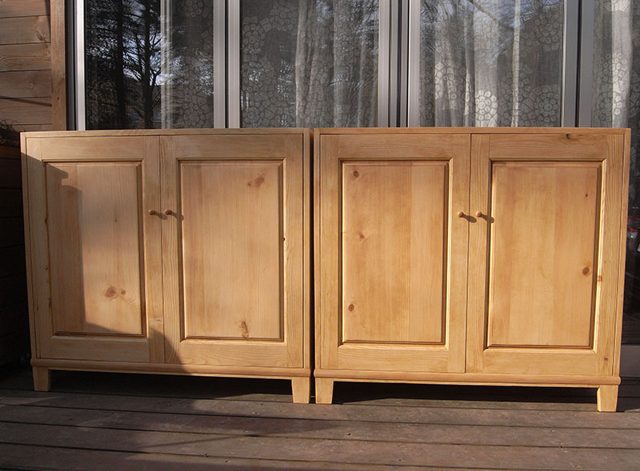 pine_undercounter02