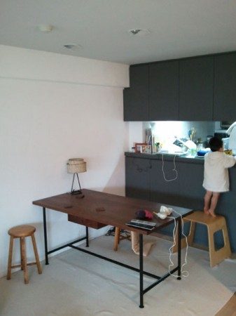 table_bwn_iron