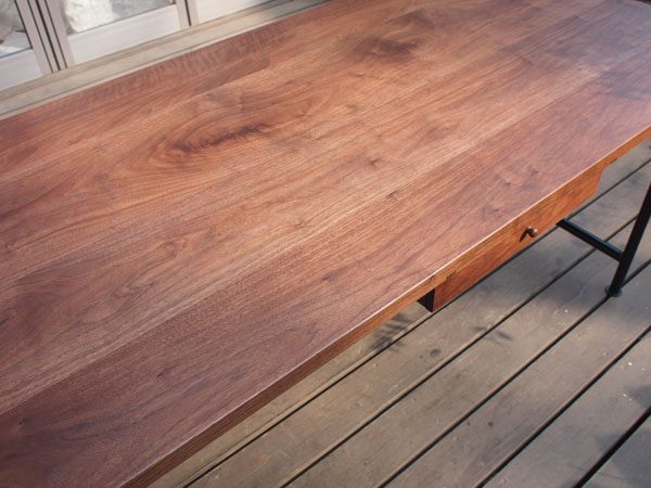 table_iron_bwn_02
