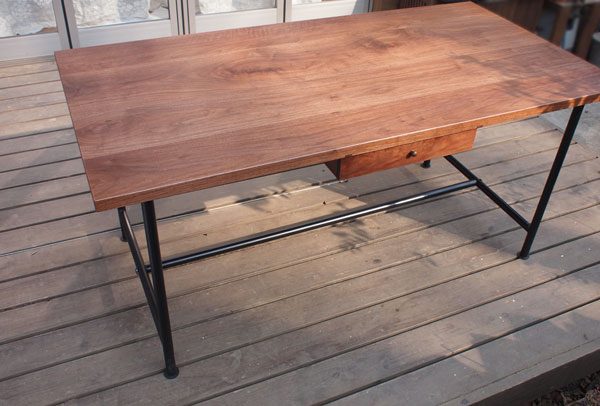 table_iron_bwn_03