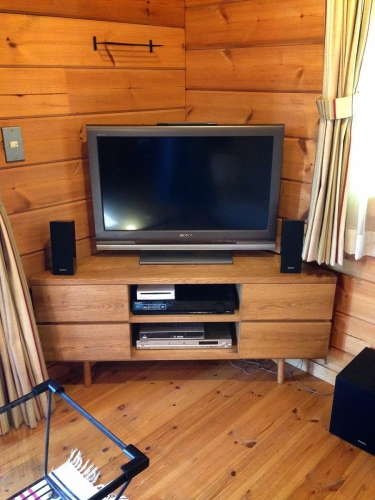 Oak Corner TV Board