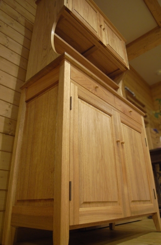 Kurumi Kitchen Cabinet